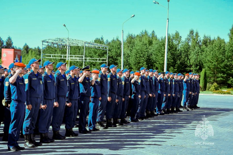 В Академии проходит курс молодого бойца для первокурсников